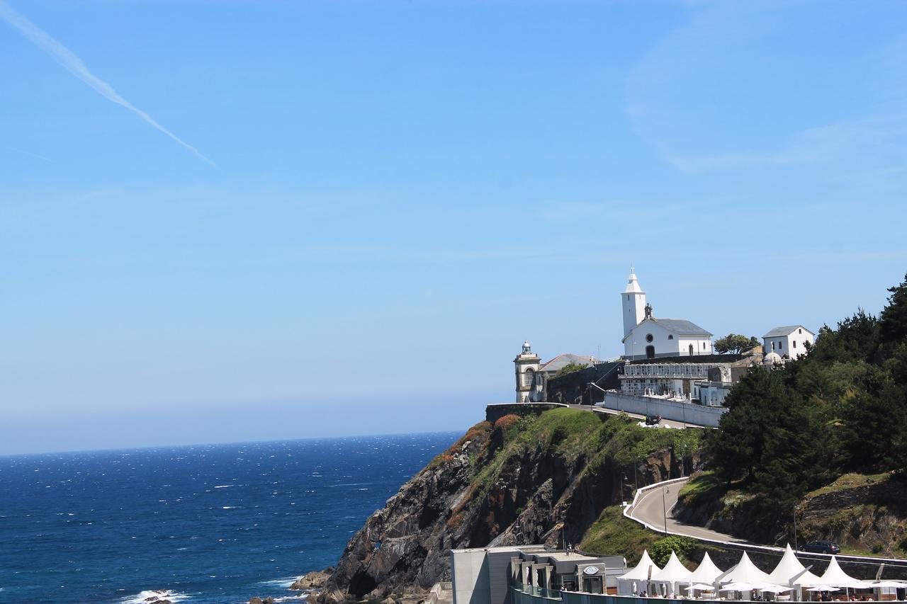 Apartamentos Turisticos Vistademar Luarca Exteriör bild