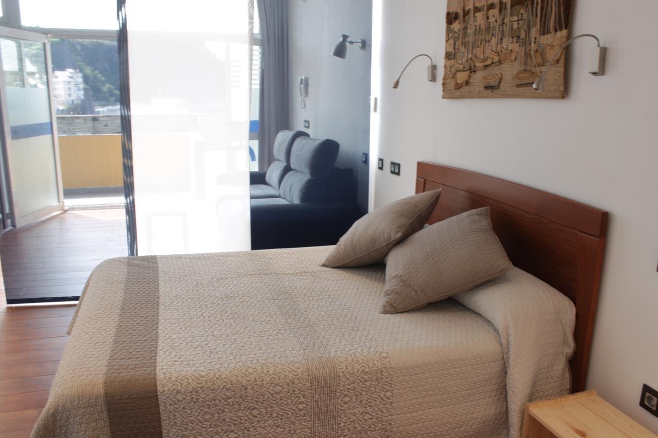 Apartamentos Turisticos Vistademar Luarca Exteriör bild