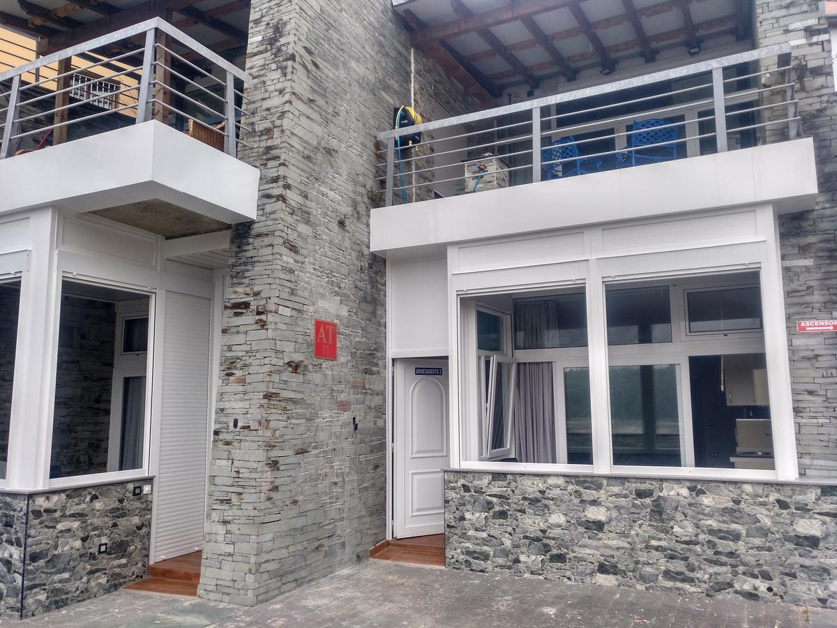 Apartamentos Turisticos Vistademar Luarca Exteriör bild